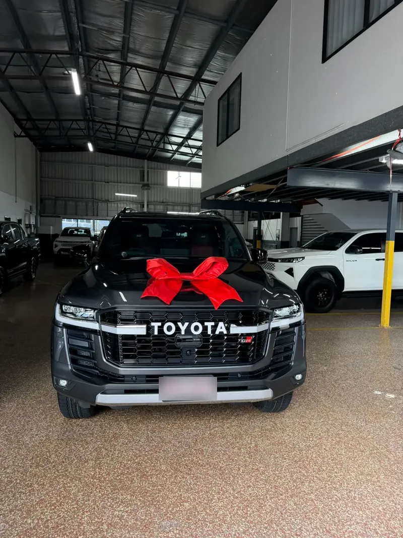 New Toyota LandCruiser with a delivery bow financed through Simple Loans
